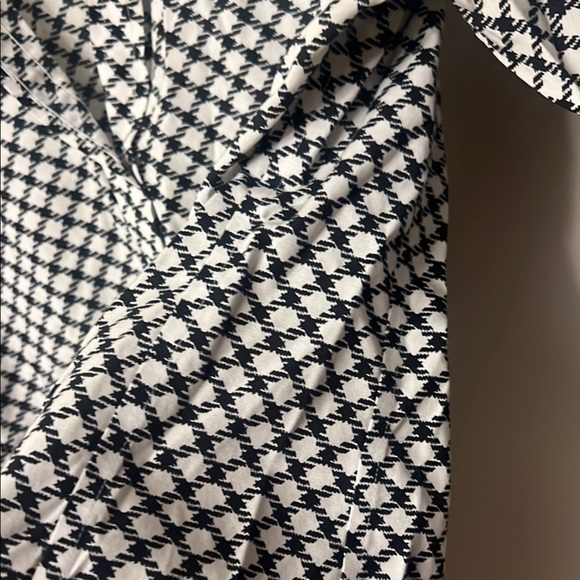 Talbots Black and White Notched Collar 3/4 Sleeve Blouse 327 - Picture 7 of 9